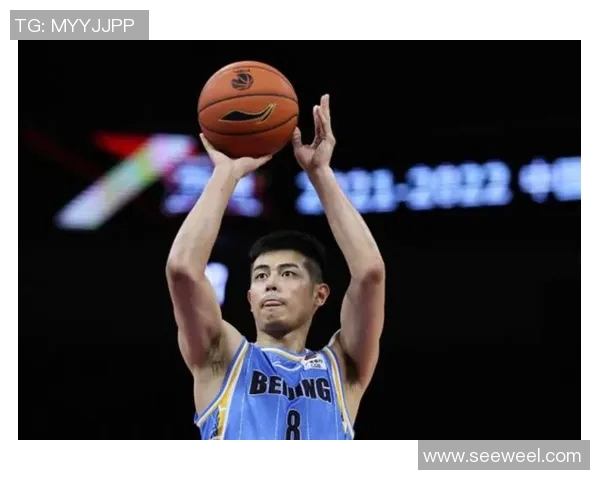 方硕的篮球之路:从青涩少年到职业球员的成长历程与挑战 方硕的篮球之路:从青涩少年到职业球员的成长历程与挑战