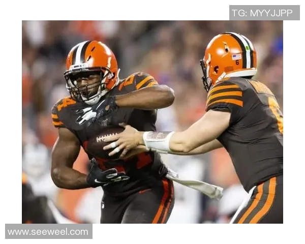 基二与伊祖的对决分析与战术探讨：谁能在赛场上笑到最后