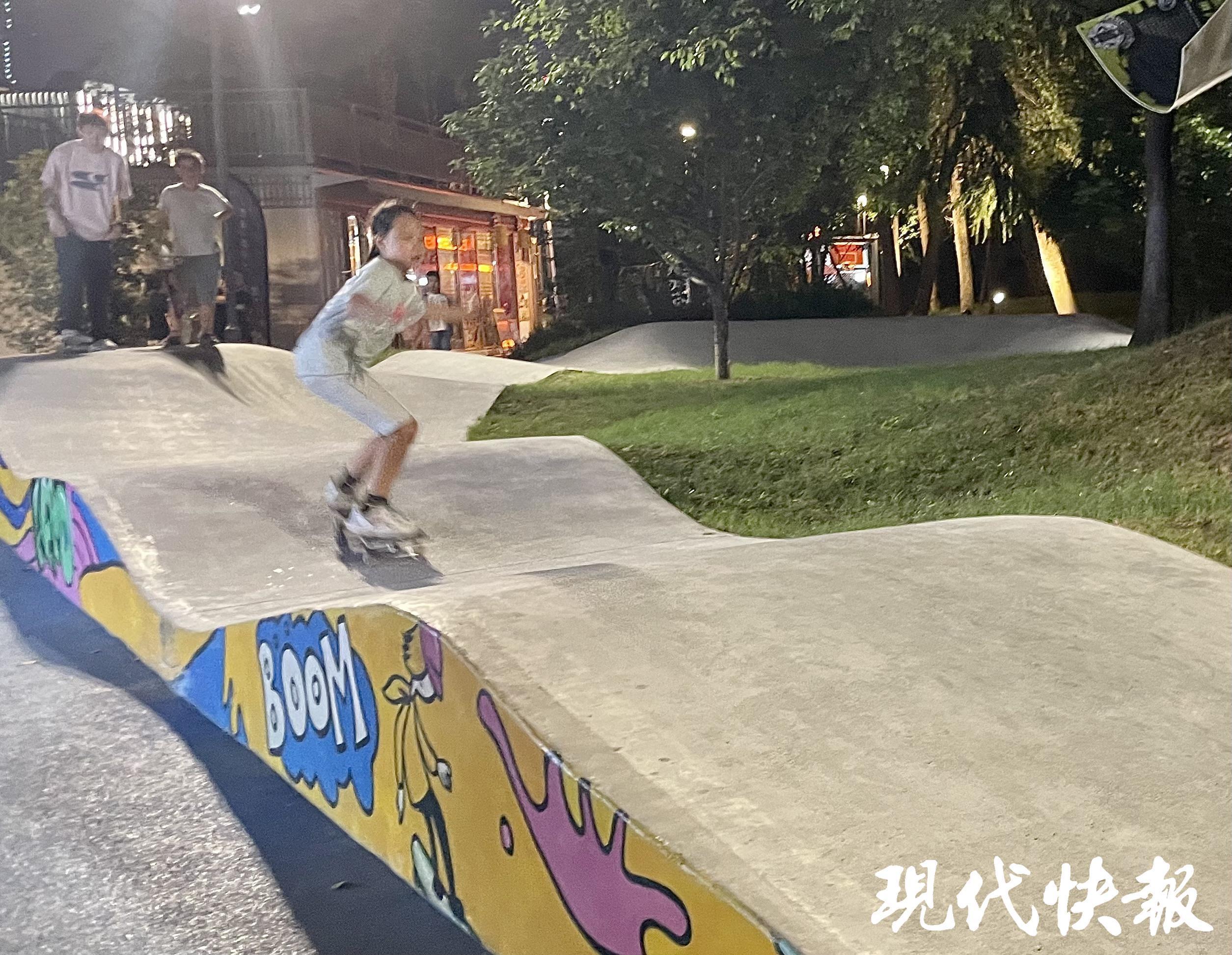 博冠体育登录文脉华章｜奥运刮起“潮玩”风体育文化的年轻态表达(图4)
